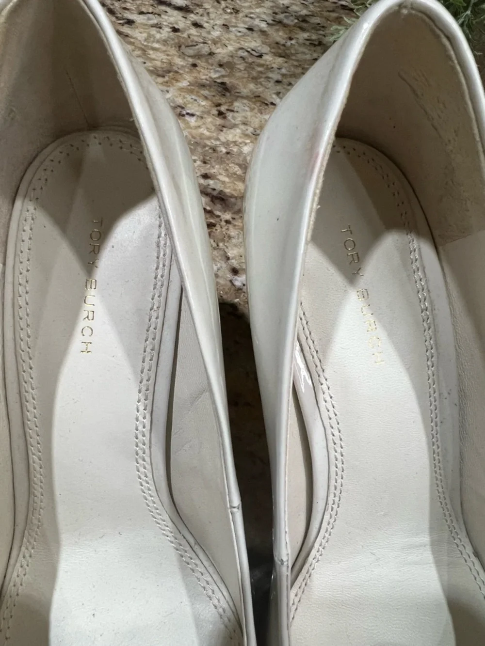 Tory Burch Flower Pointed Toe Pumps in Pearl with Gold Heel 8M
